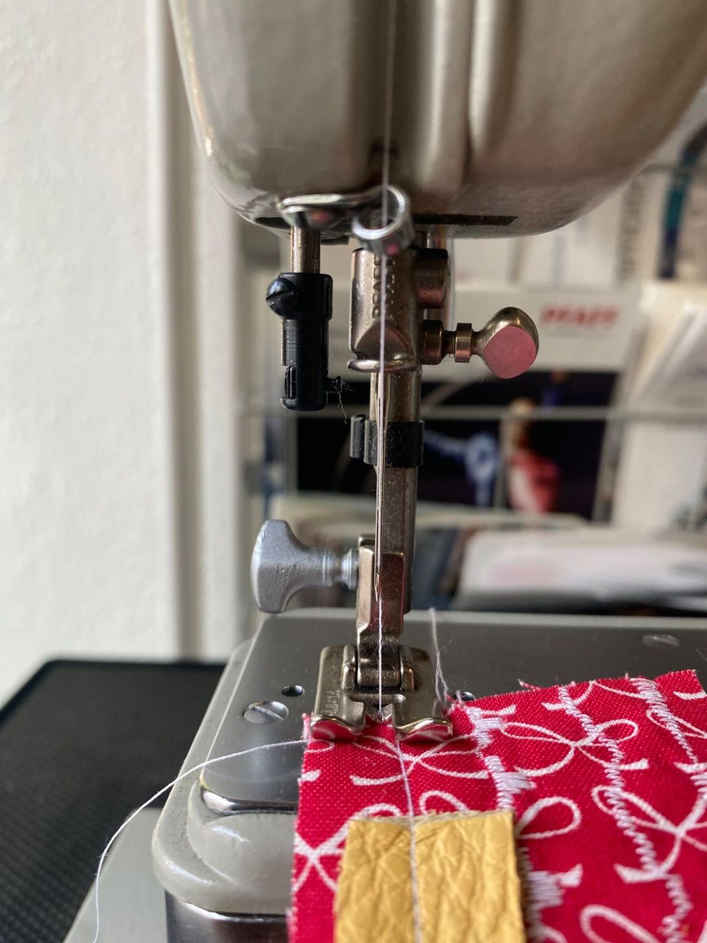 Pfaff Macchine da cucire: Nähmaschine PFAFF 360 Automatic, ab Service – Usato da Olten venduto da Pat31 2
