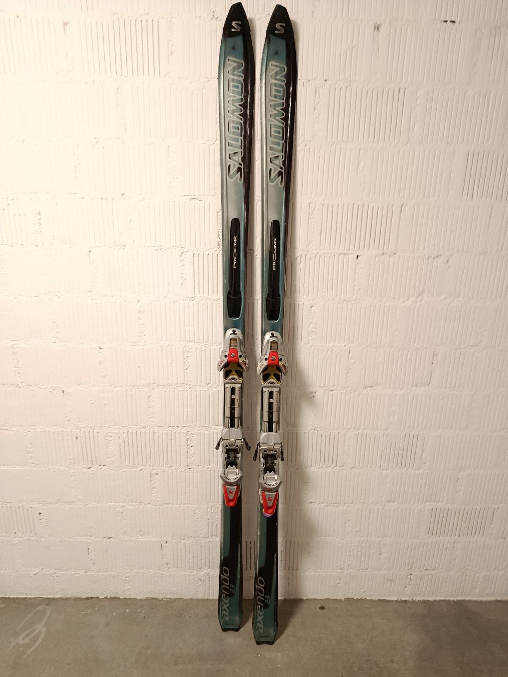 salomon aira 76 cf skis with bindings Style and control in UK Size:UK 10.0 = Men US 11.0 / Women US 12.0 Rome Ravine 2026 Review: Descriptive Color:Beige/Brown
