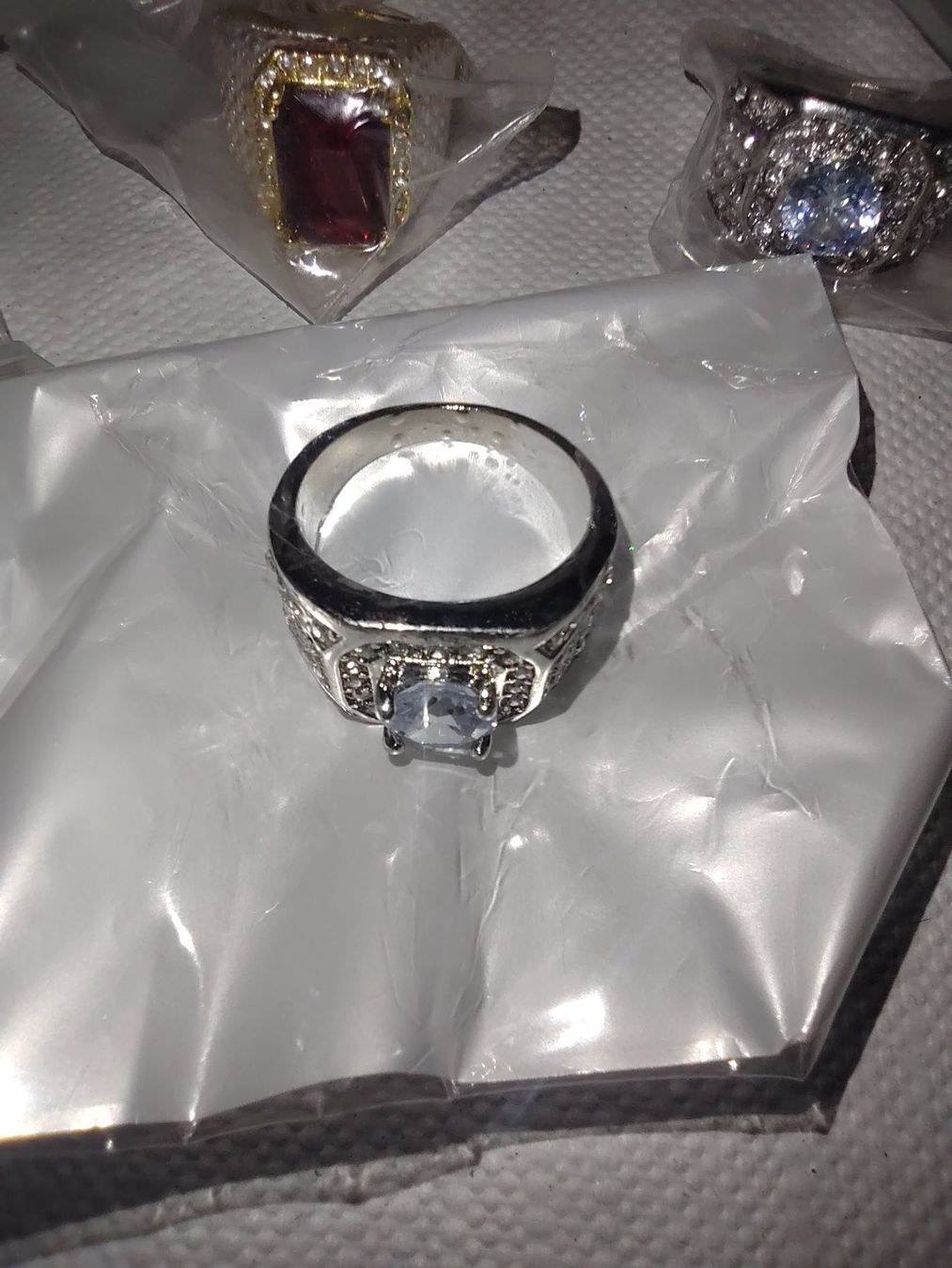 Anelli: MODESCHMUCK ** 9 FINGERRINGE ** GOLD & SILBERFARBIG ** ELVIS – Nuovo (secondo la descrizione) da Lupfig venduto da Womewome