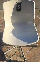 Kid's swivel chair white with wheels in good condition