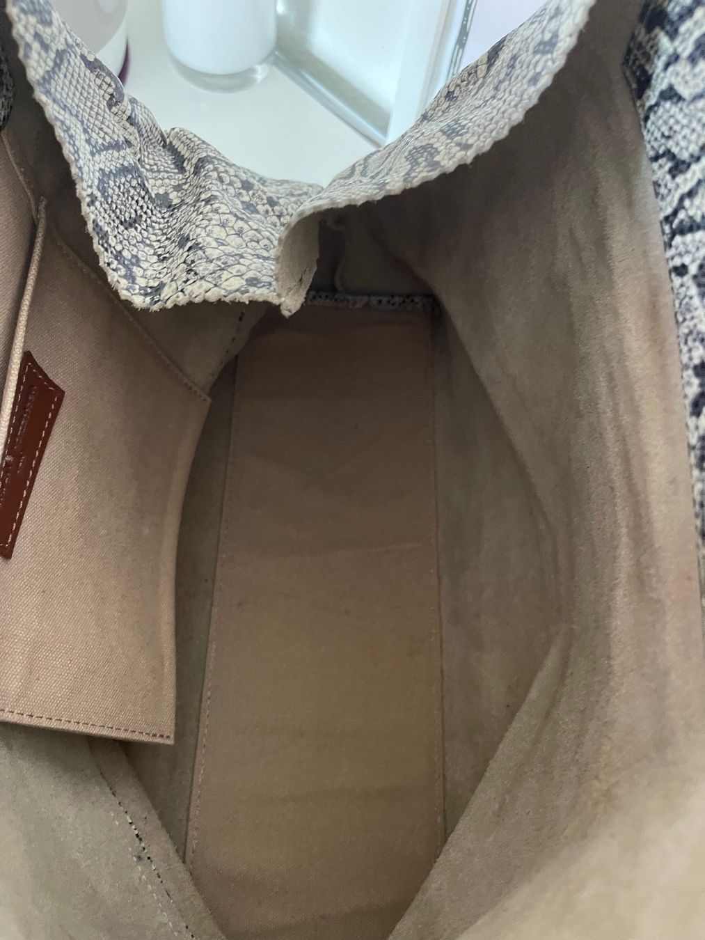 Guess Taschen: Galleries Lafayette Leder Shopper Schlangenoptik – Neu (gemäss Beschreibung) aus Zuerich von Moochie 4