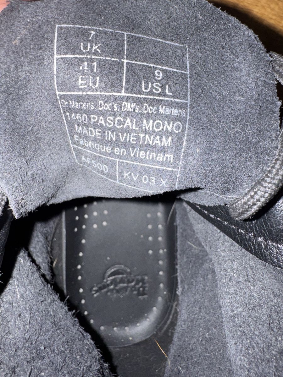Dr. Martens Chaussures femmes: Dr. Martens, Modèle 1460 Pascal Mono, Noir, Taille 41. – D'occasion à Brügg BE par Goob 5