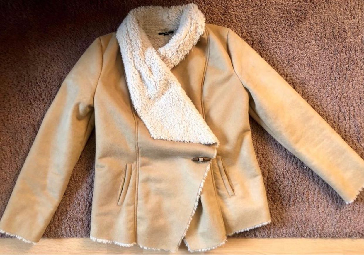 Tally Weijl Jacken: Kuschelige Jacke für den Herbst – Gebraucht aus Basel von shirley_gold