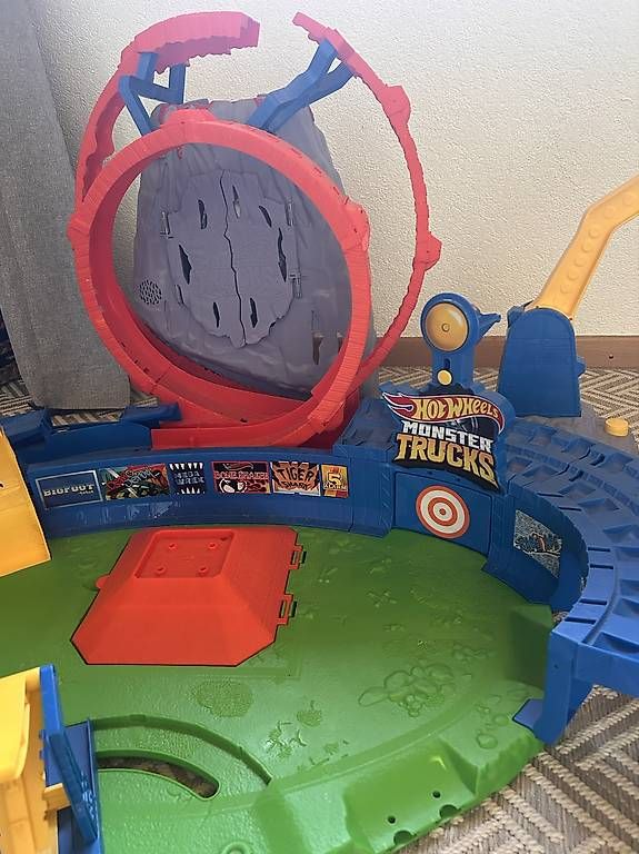 Piste: Circuit hot wheels monster trucks – Usato da Val-d'Illiez venduto da mar_75dz 2