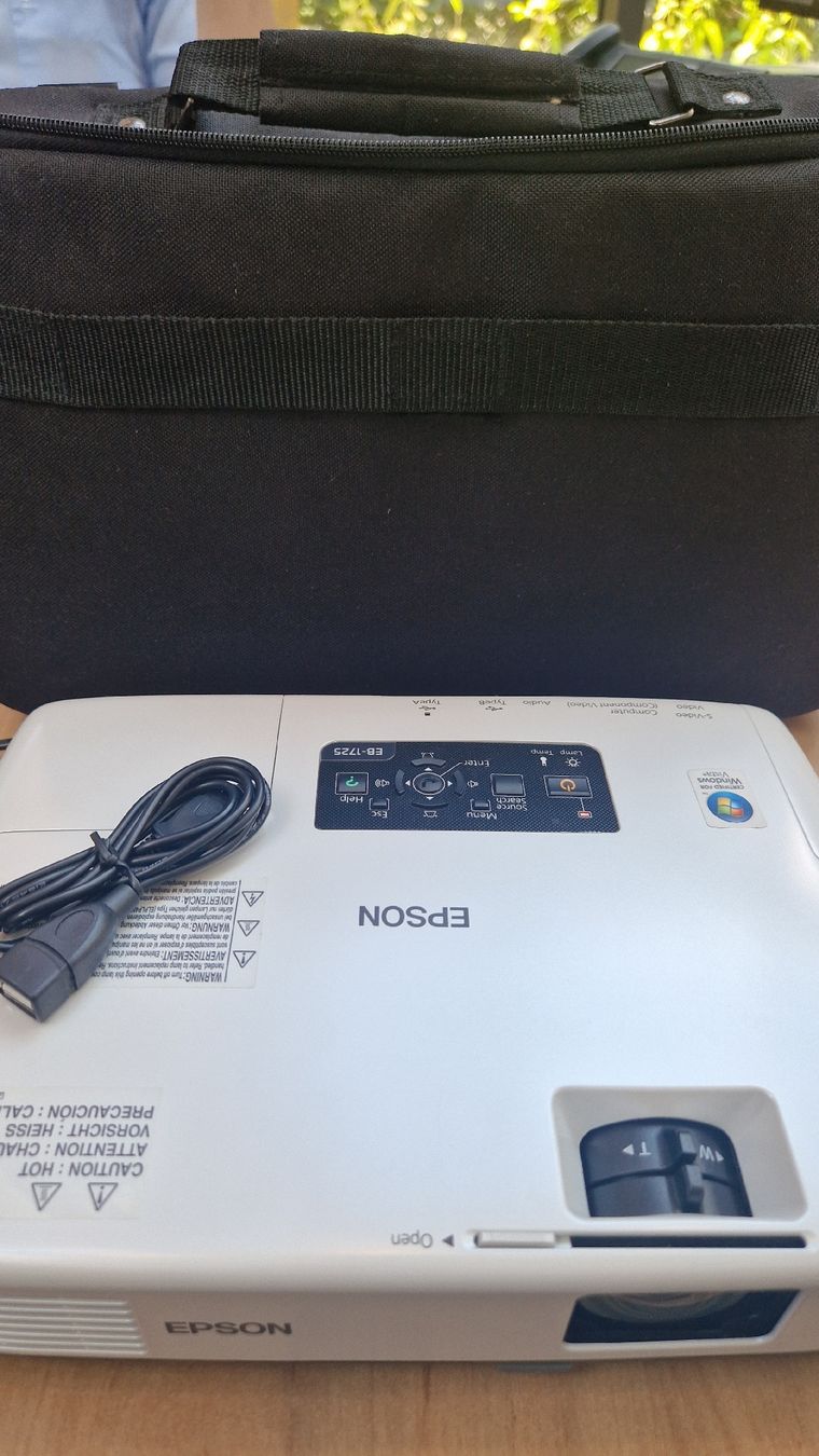 Epson Proiettori: Epson EB-1725 Projektor guter Zustand – Usato da Mörschwil venduto da rare83 2