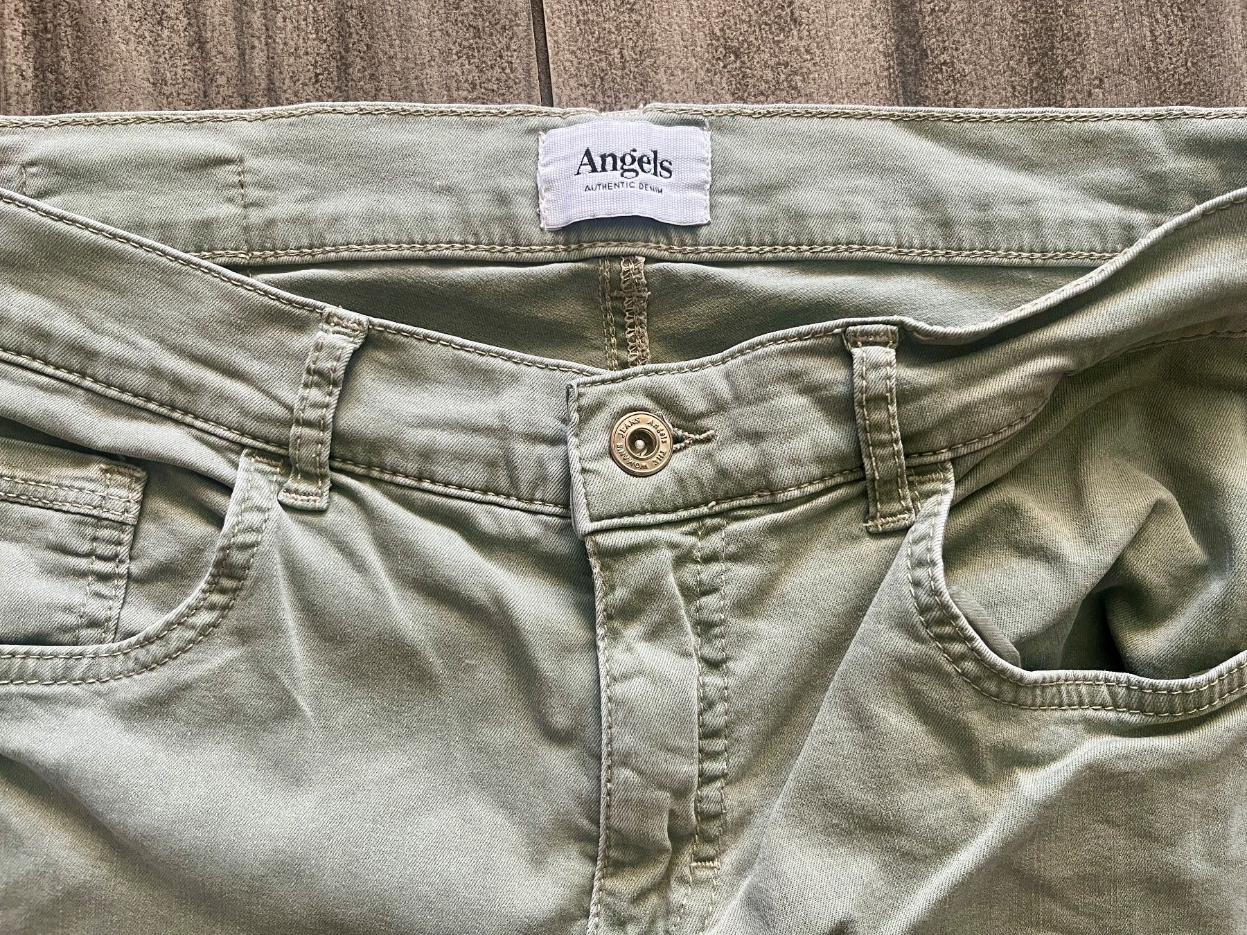 Angels Pantaloni: Olivgrüne Angels- Hose, Grösse 40 – Usato da Strengelbach venduto da Lucaernest 1