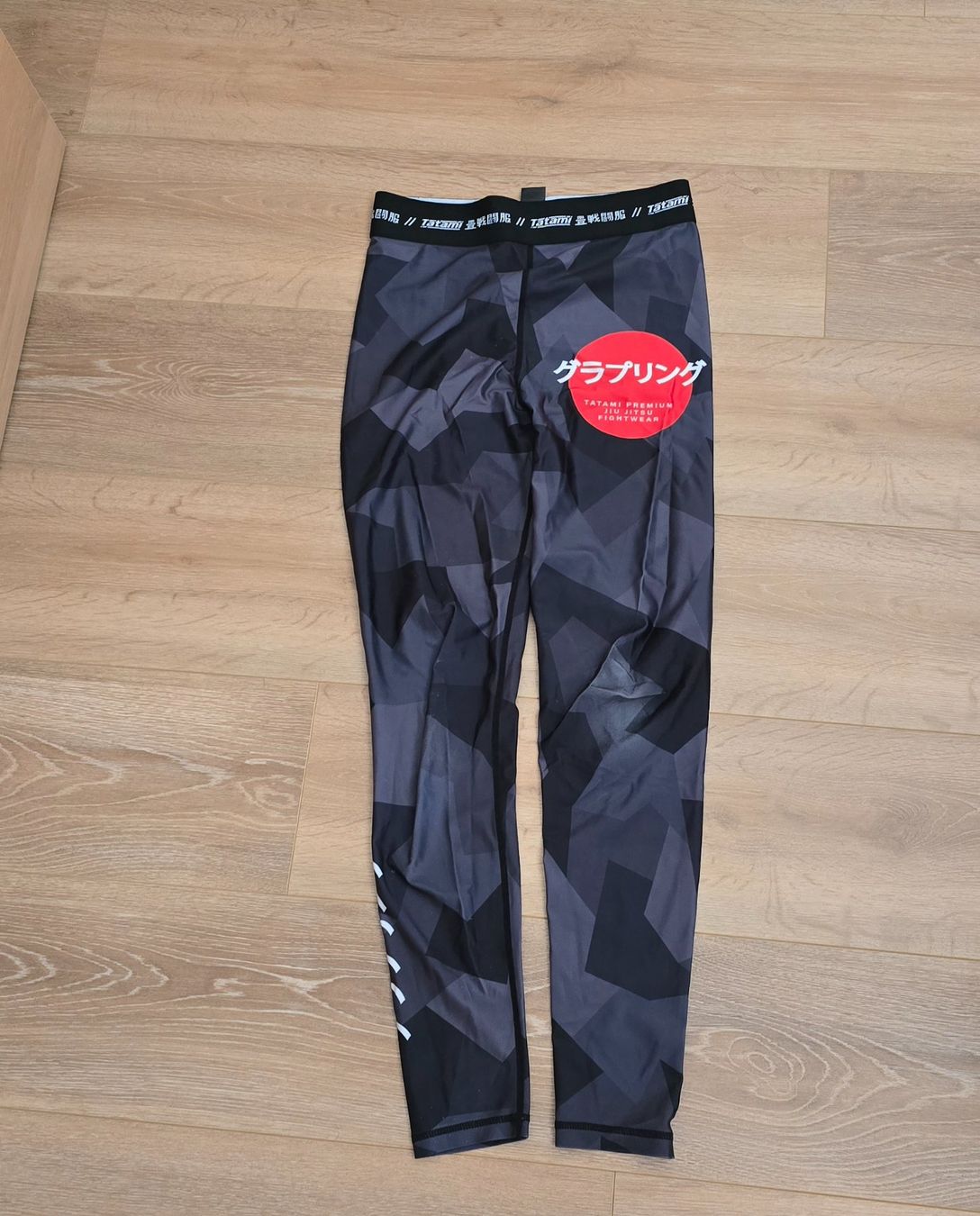 Pantaloni: Tatum Rashguard mit Hose Grösse – Usato da Bern venduto da dan_g8cz 2
