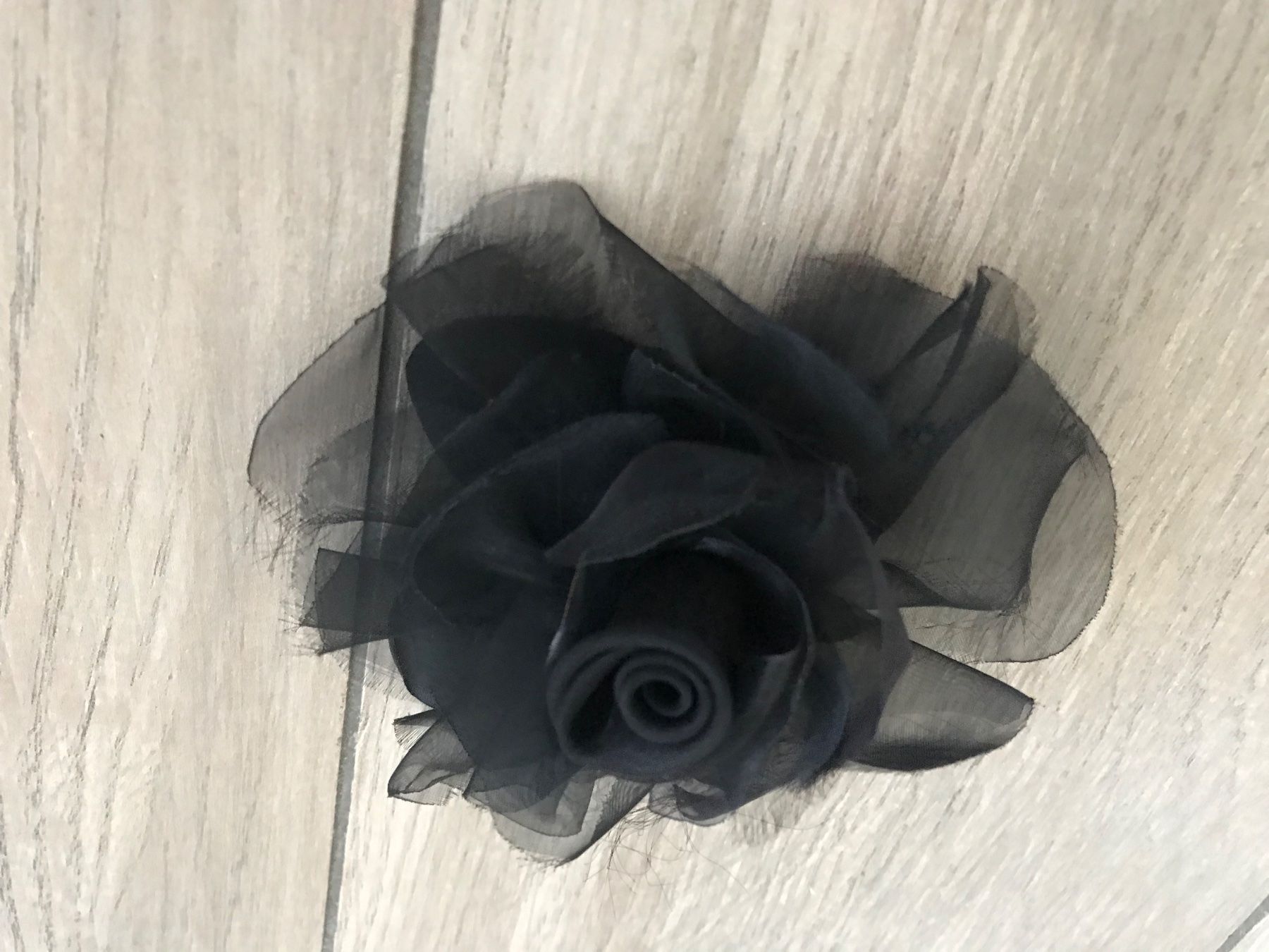 Tutte le decorazioni: Accessory - schwarze Rose für ein Kleid oder Hemd – Usato da Lausanne venduto da opi_92cn 1