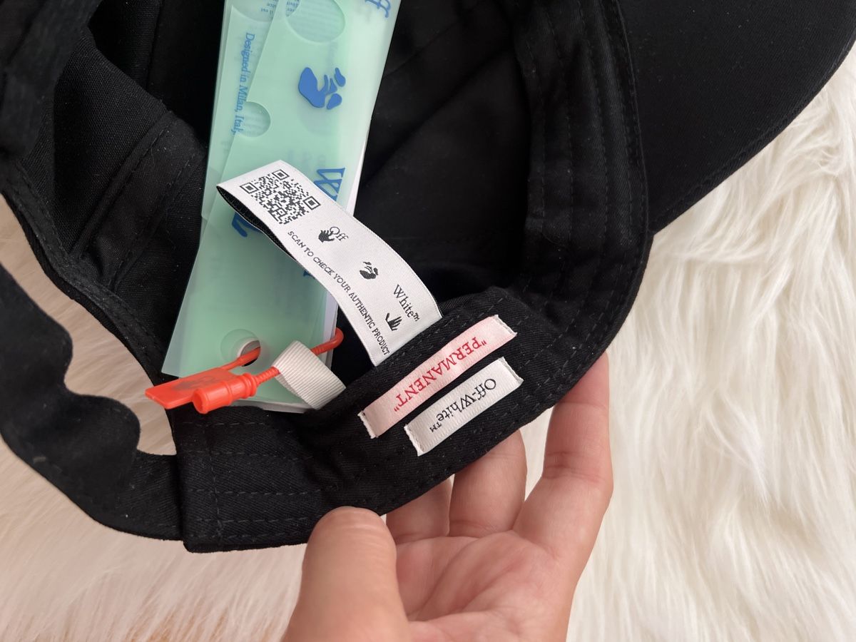 Chapeaux, bonnets & casquettes: Off-white Cap (New) Off white – Neuf avec emballage d'origine à Altdorf UR par Swissglam 1