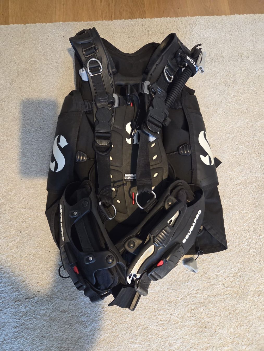 Scubapro Tauchanzüge: BCD Scubapro Hydros Pro Schwarz Men S – Gebraucht aus Kloten von Konfuzius7