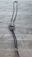 Bolo Tie Leder mit Steinbesatz SSI USA Neu