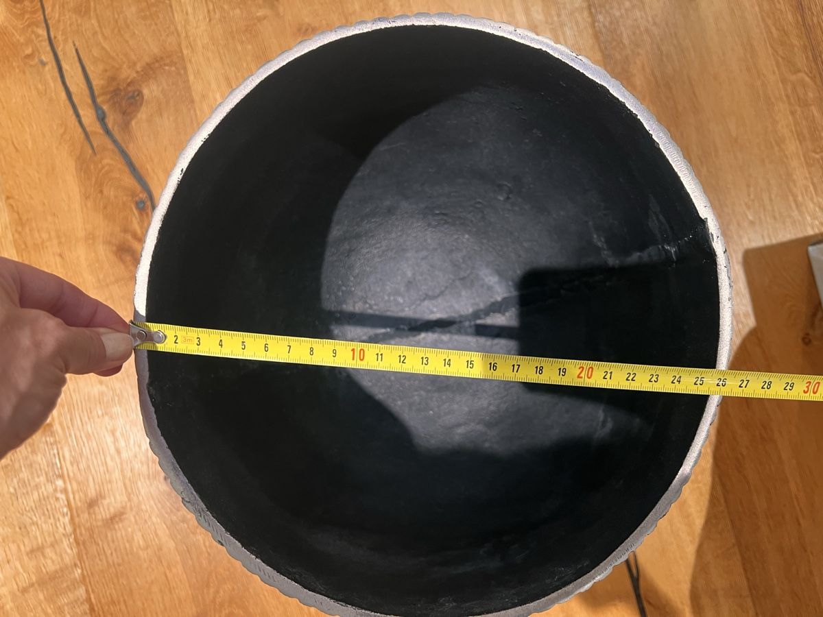 Blumentöpfe: Pflanzgefäss schwarz/silber 26cm Durchmesser – Neu (gemäss Beschreibung) aus Bachenbülach von Floydp 2