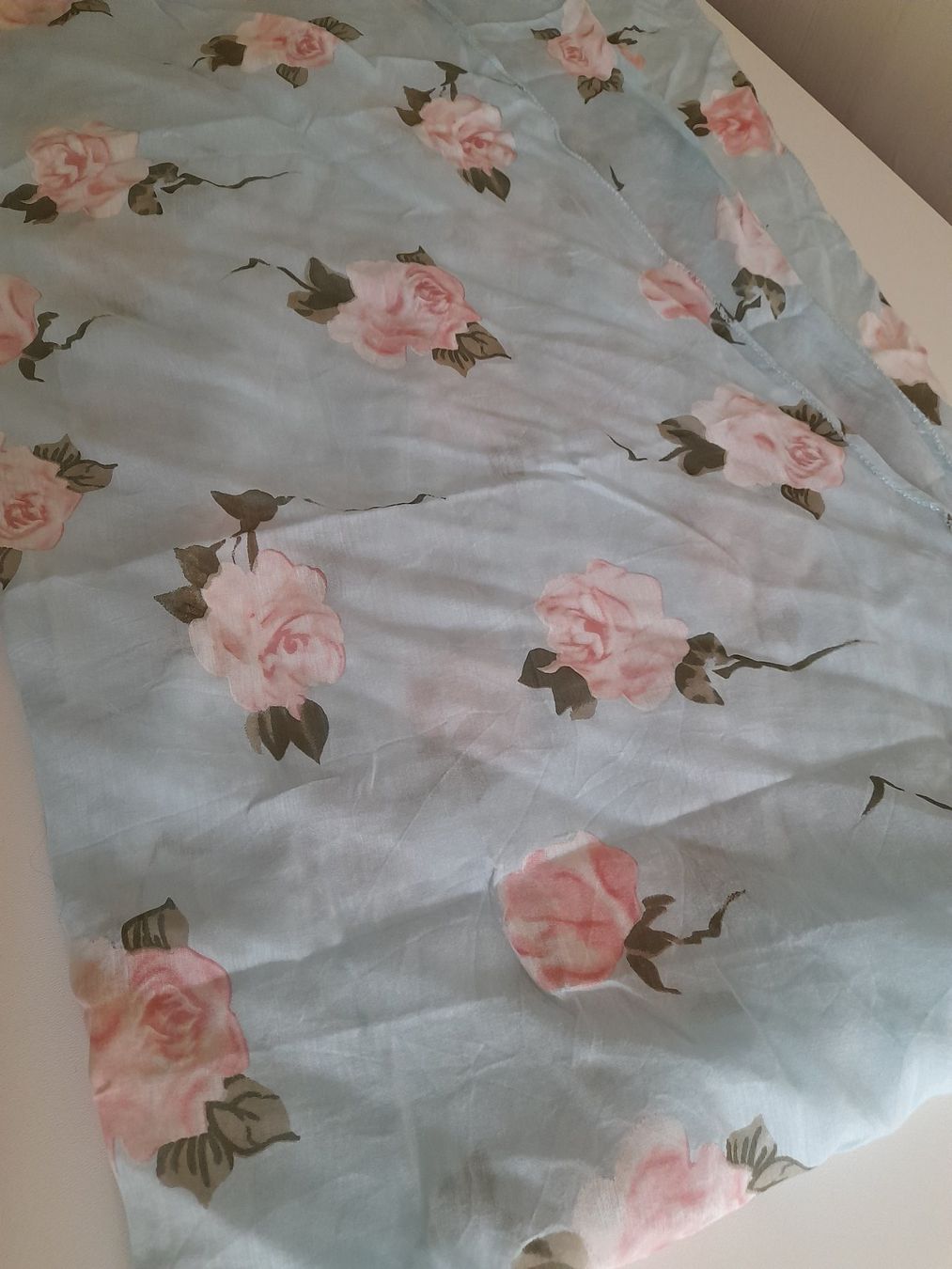 Foulard & Sciarpe: Schal pastell hellblau rosa . Seide/Baumwolle . – Usato da Leuggelbach venduto da schmetterlings-fee 2
