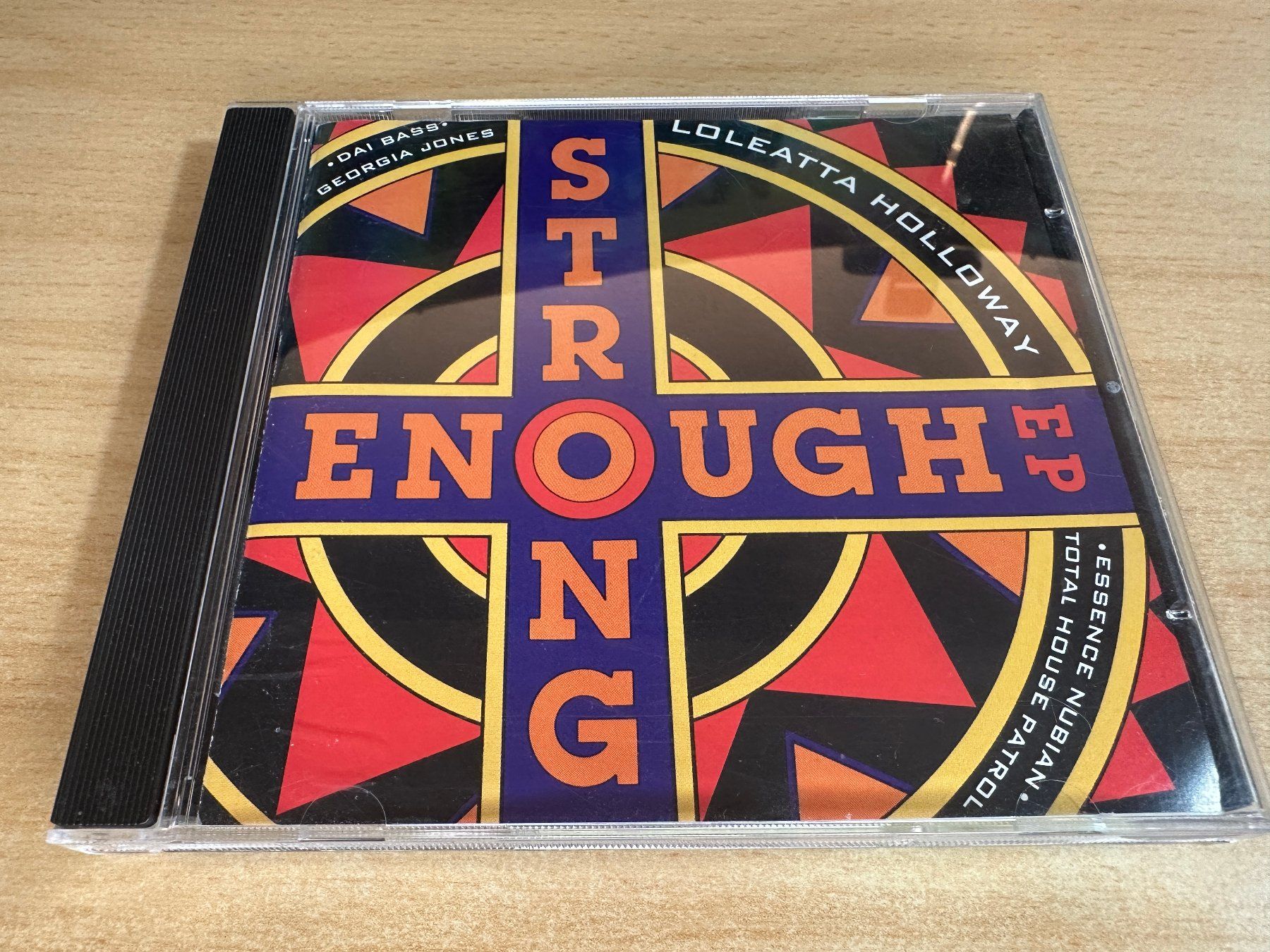 CD: A4 Various – Strong Enough EP – Usato da Rikon im Tösstal venduto da Alpenmutz