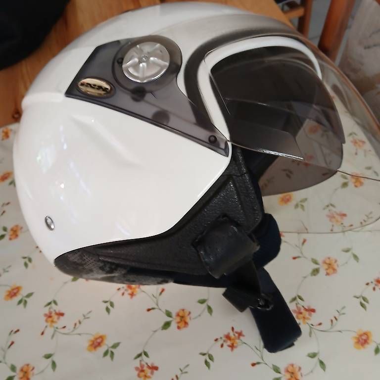 Caschi & visiere: Motorrad Helm – Usato da Nottwil venduto da appalosas