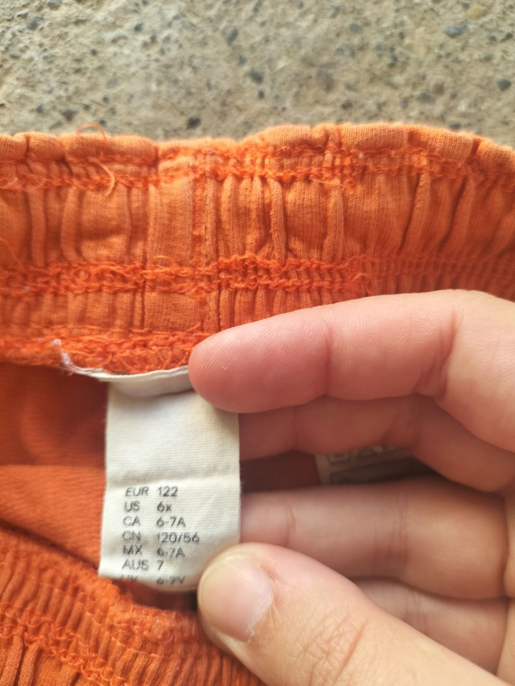 Pantalons: short 122 – D'occasion à Gillarens par Emy_28 1