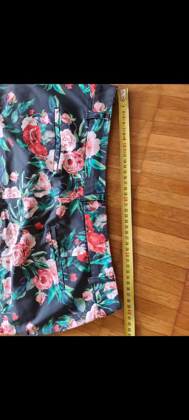 Hosen: Hosen Blumenmuster von MohitoGrösse 38 top – Gebraucht aus Emmenbrücke von gatasalvache 6