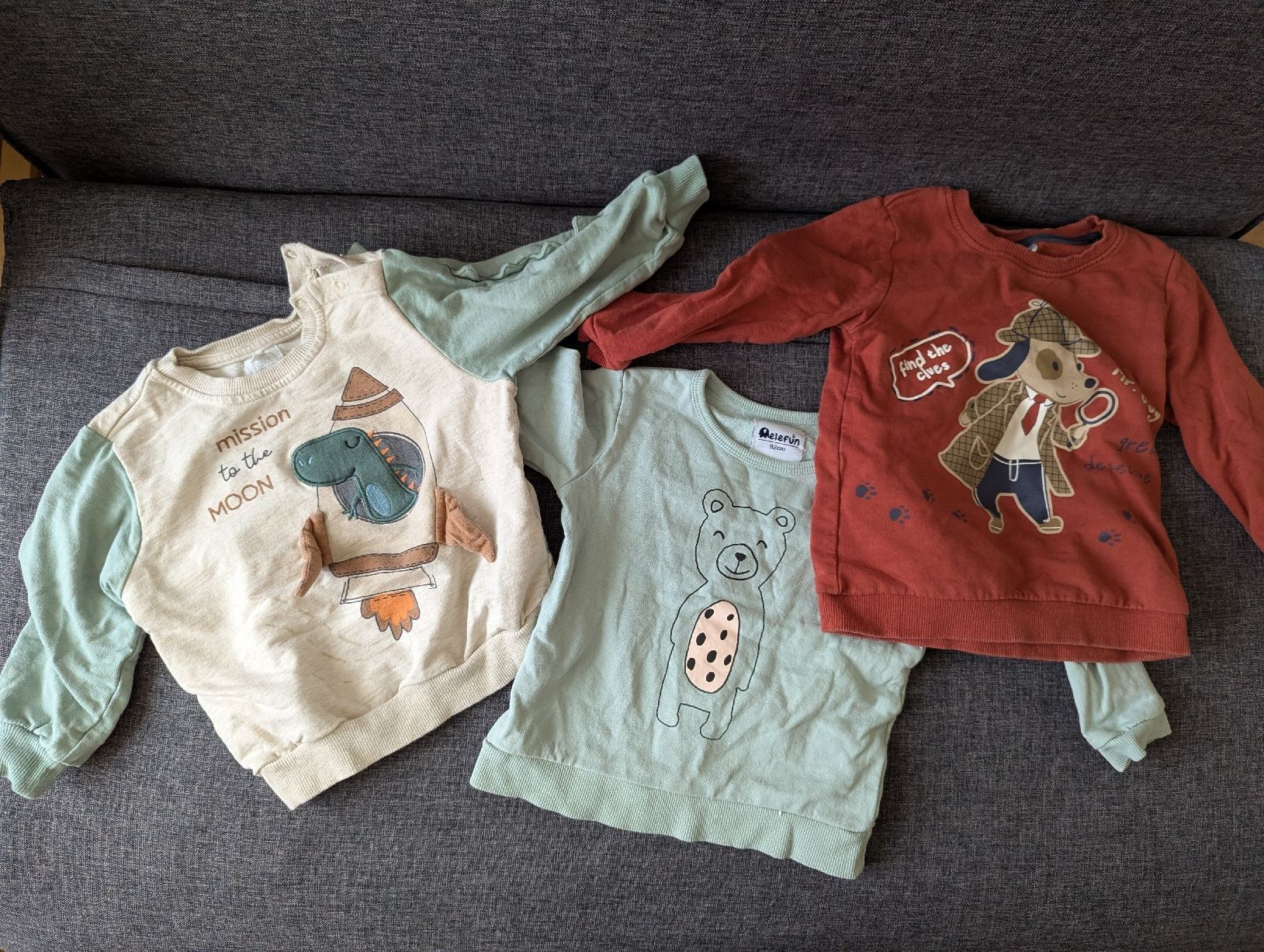 Maglioni & Felpe: 3 Sweatshirts, Grösse 92 cm – Usato da Zofingen venduto da Droni_A