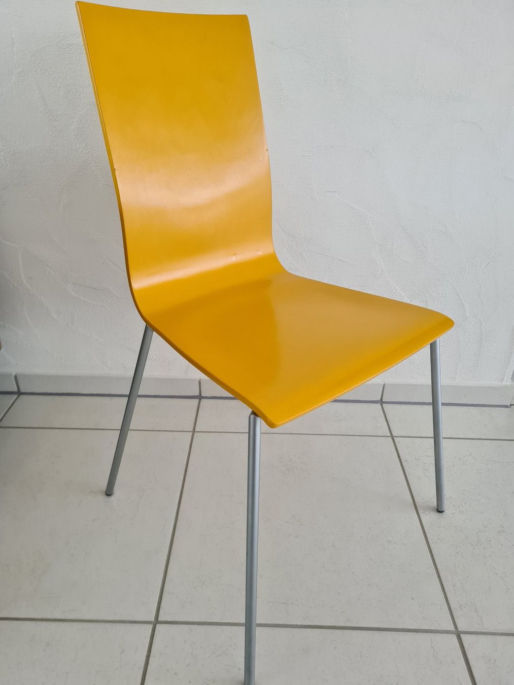 Sedie: 4 Stühle, lackiertes Holz – Usato da Obernau venduto da countdown