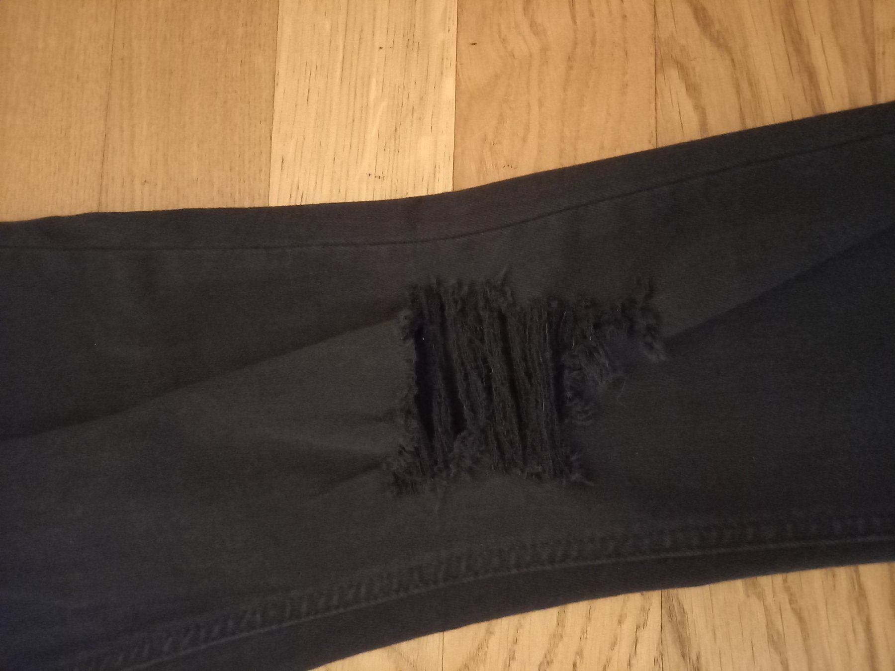 Jeans: Schwarze zerrissene Skinny Jeans – Nuovo e nell'imballaggio originale da Safnern venduto da EmmaMalea 2