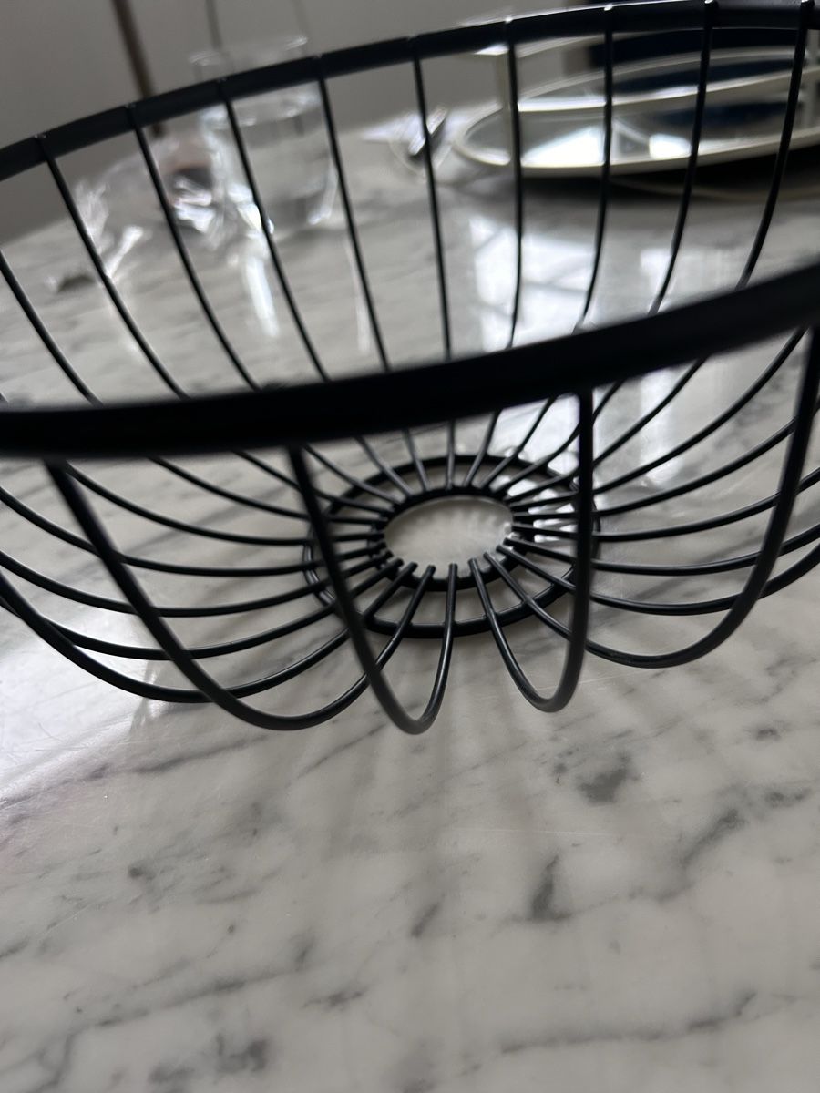 Sonstiges für Haushalt & Wohnen: Black metal fruit basket – Neu (gemäss Beschreibung) aus Biel/Bienne von zit_v5yc