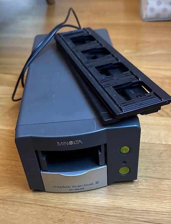 Fotocamera: Minolta DiMAGE Scan Dual III AF-2840 – Usato da Gland venduto da fzarur 1