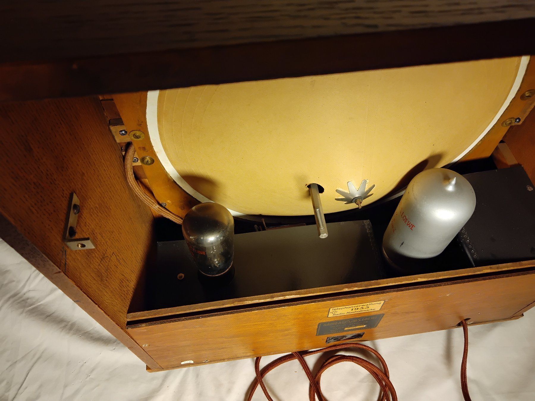Loewe Radio: LOEWE EB 100 220V Wechselstrom mit 3NFW – Usato da Nuglar venduto da lampa-radio 6