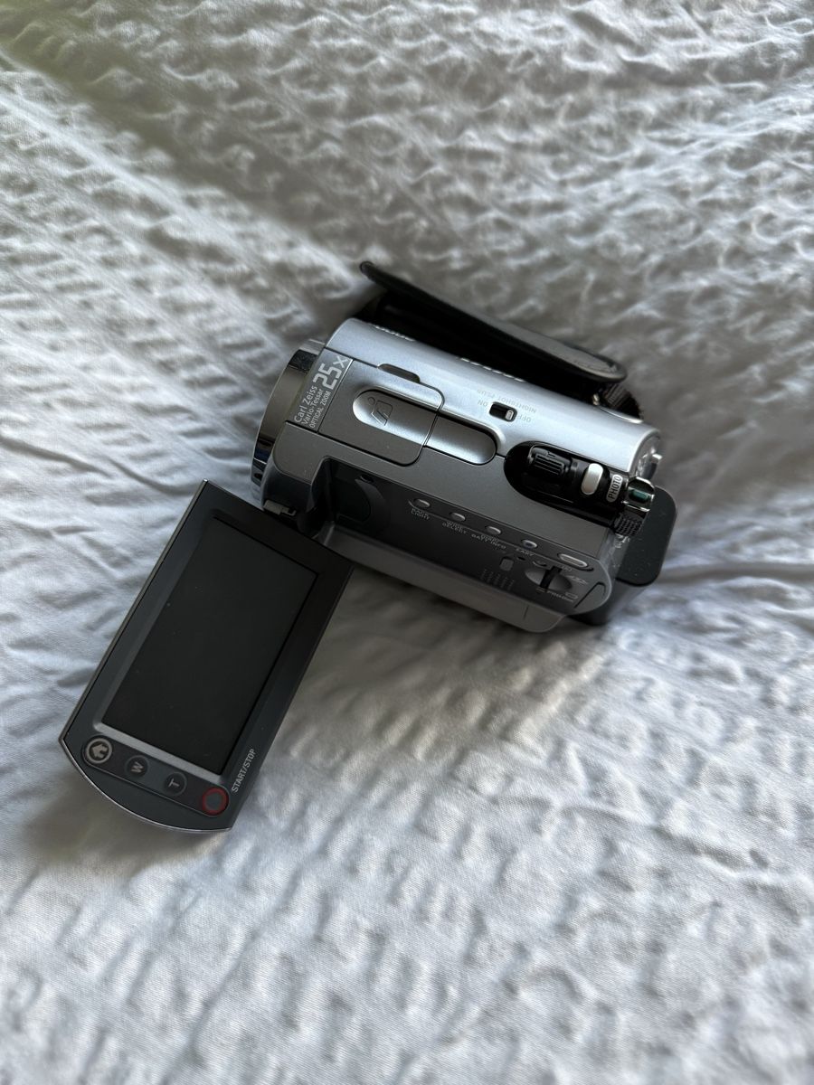 Sony Videocamere: Sony Handycam Camcorder – Usato da Zermatt venduto da vintagezermatt 1
