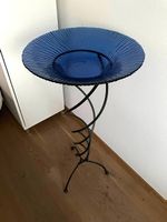 Design-Ständer mit kobaltblauer Glasschale
