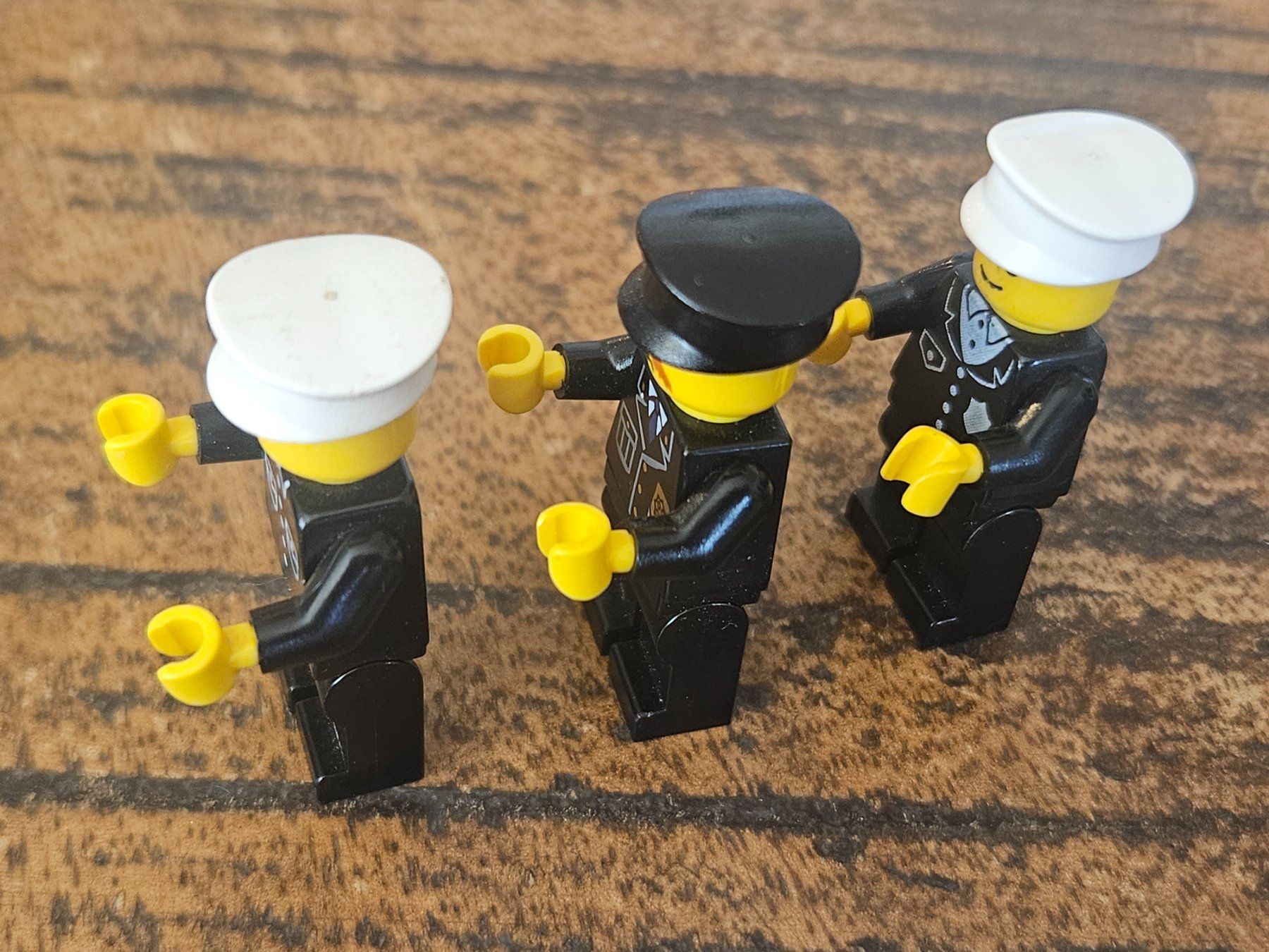 Lego Kit di costruzioni: lego lot de 3 figurines – Usato da Confignon venduto da Ecrofigs 2
