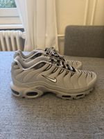 Nike TNs Grau