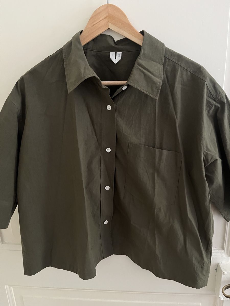 Arket Blusen: Kurze Bluse Arket 40 – Gebraucht aus Fribourg von sin_78wm