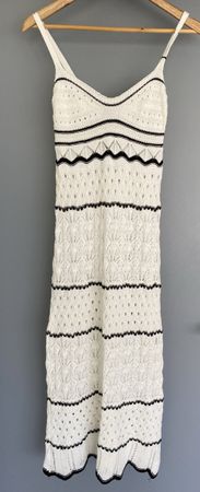Robe d'été ajourée, taille S/M, idéale pour la plage!