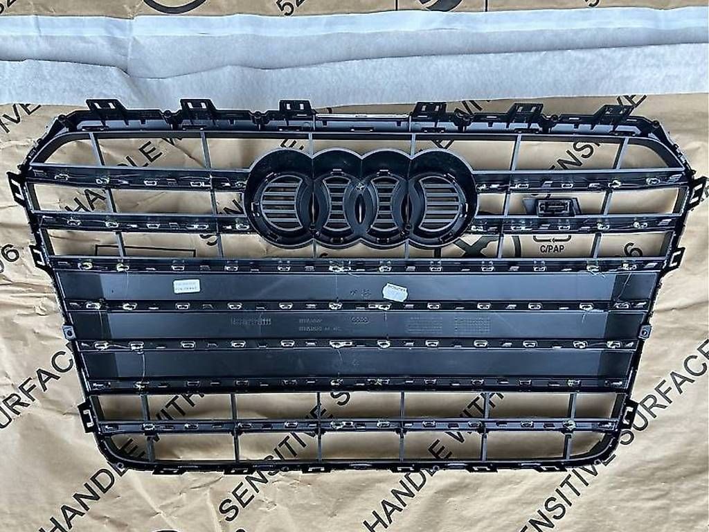Toutes les pièces auto: Audi S5 FL B8.5/ 8T Original Kühlergrill neu! – D'occasion à zürich par Tonka21 1