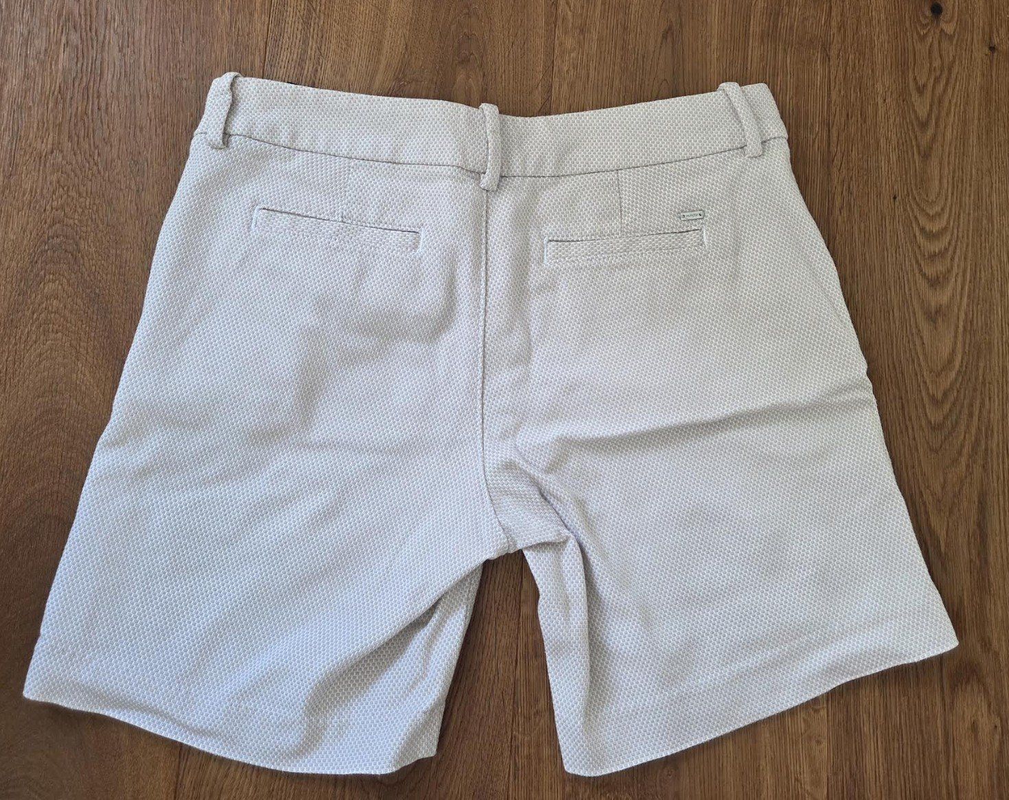 Tommy Hilfiger Pantaloni: Tommy Hilfiger Damenshort Beige Grösse 2 – Usato da Engelberg venduto da ben_w6lm 1