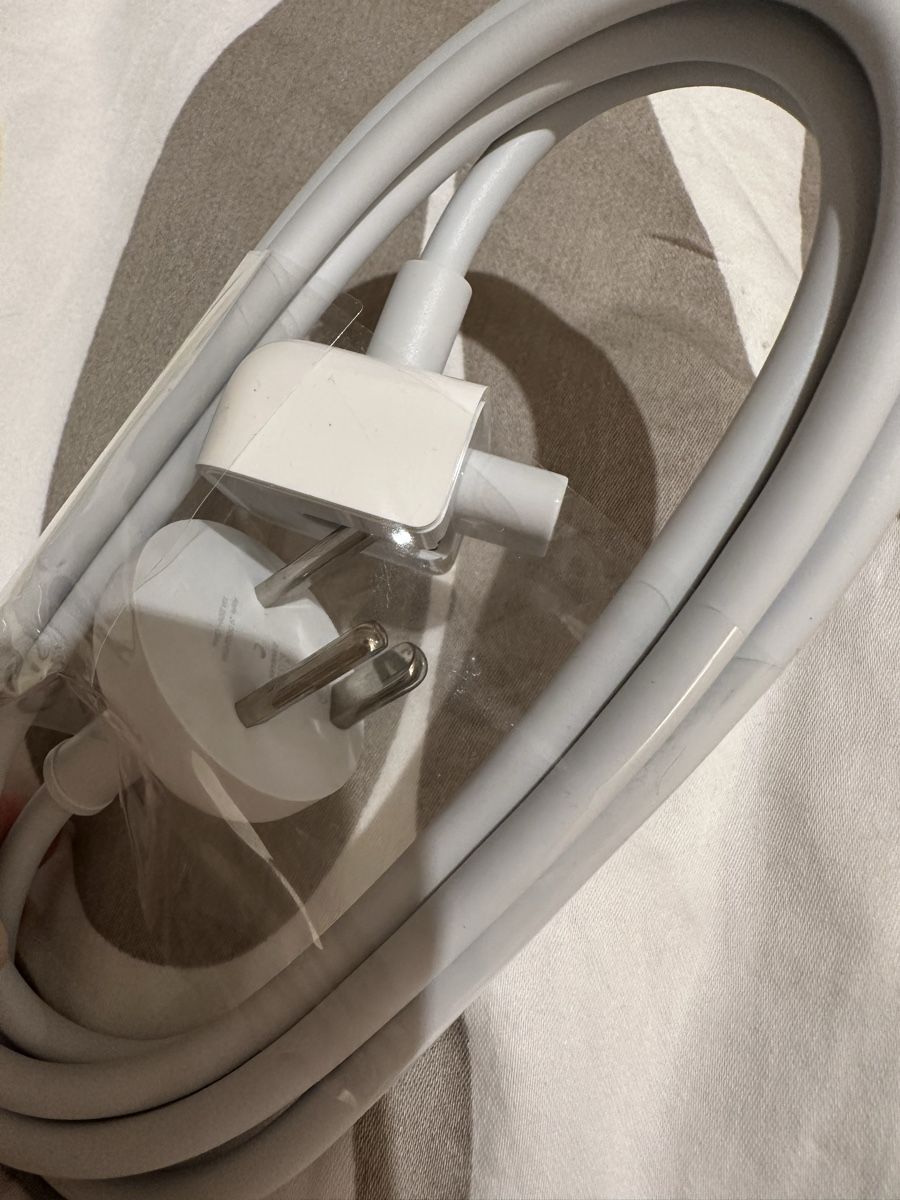 Apple Cavi: Accessori cavo prolunga Apple MagSafe 2 – Nuovo e nell'imballaggio originale da Gordola venduto da EleSecondHand-TCG 3