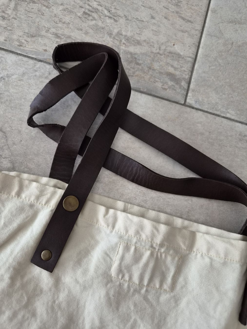 Borse: Stofftasche beige mit Print, Lederhenkel – Usato da Niederrohrdorf venduto da Miripfiri 3