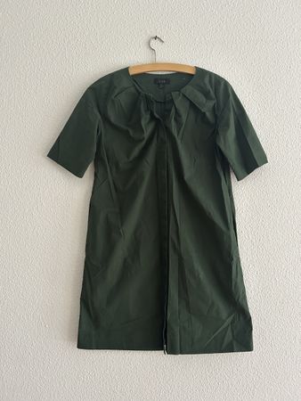 Robe COS vert olive, taille 34 - Élégante et estivale!