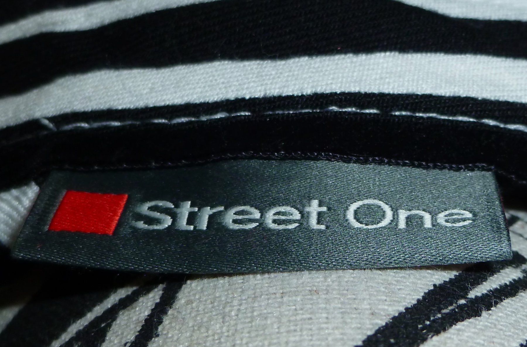 Camicette: STREET ONE BLUSE NEU GR.44/46 – Nuovo (secondo la descrizione) da Läufelfingen venduto da Kamari 1
