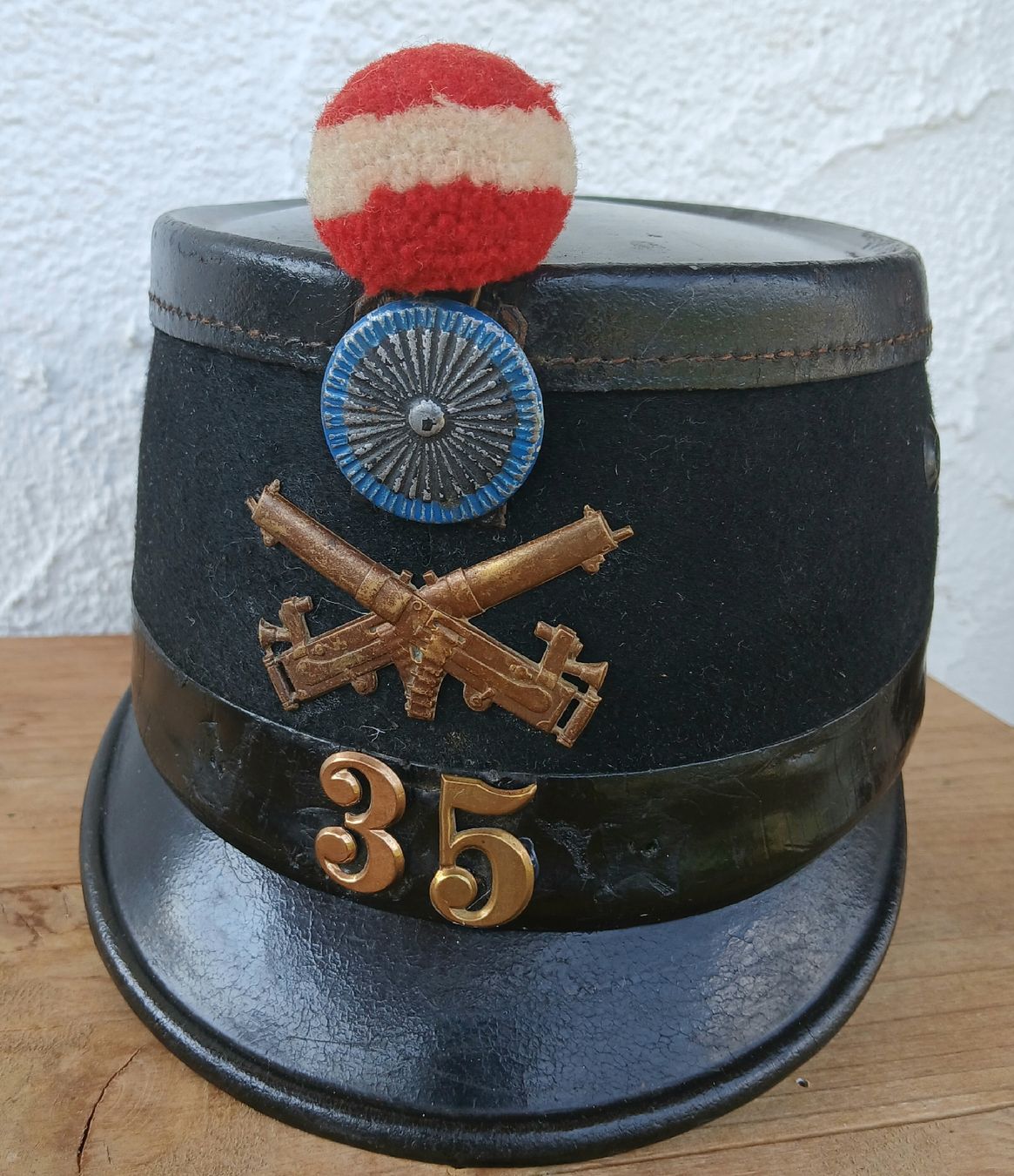 Schweizer Armee Uniformen: Tschako mod.98 mitrailleur  – Gebraucht aus Sciernes-d'Albeuve von Dojo004