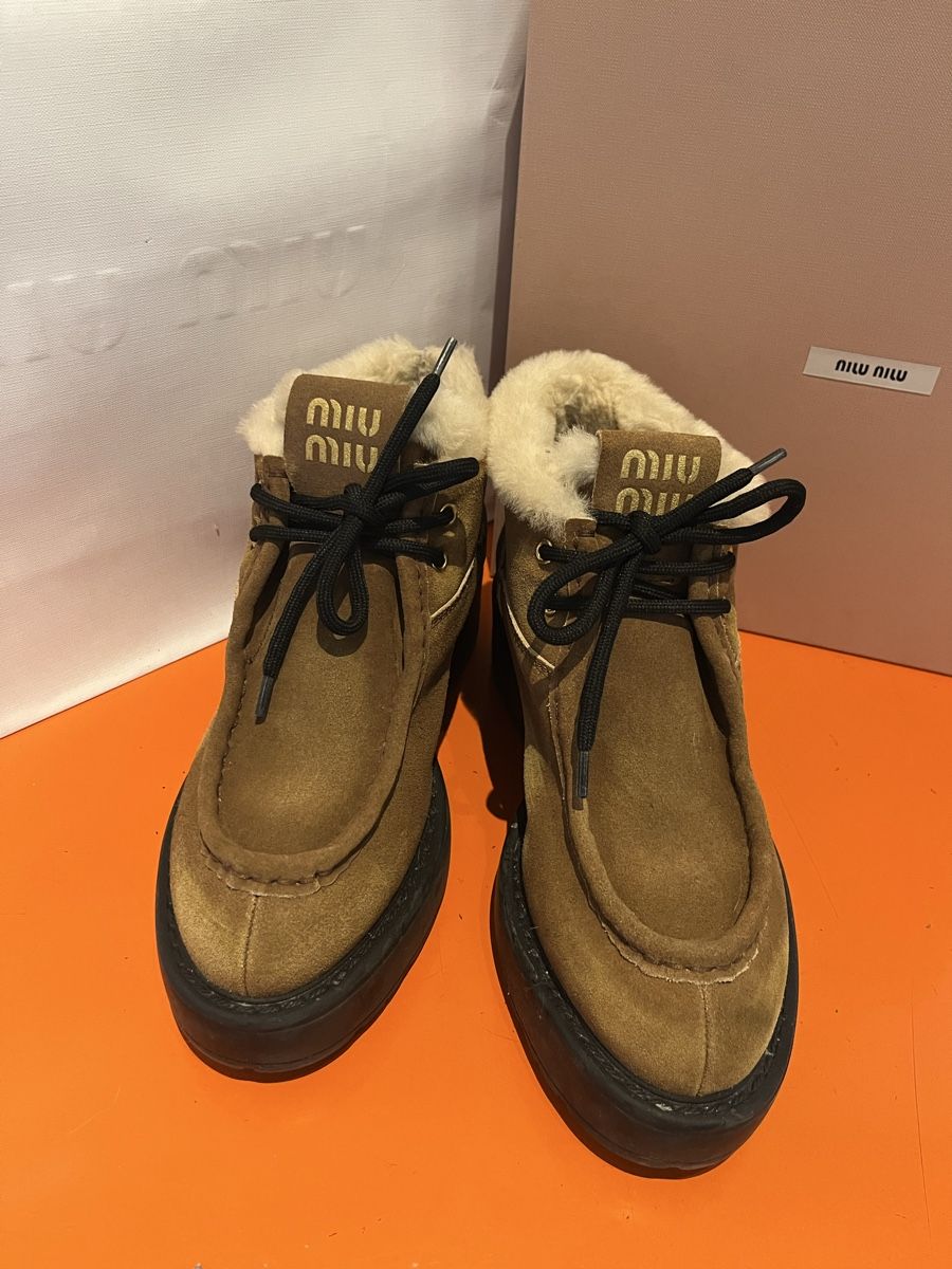 Miu Miu Scarpe da uomo: MIU MIU Winterboots 39.5 – Nuovo e nell'imballaggio originale da Zollikon venduto da ang_9jc5 6