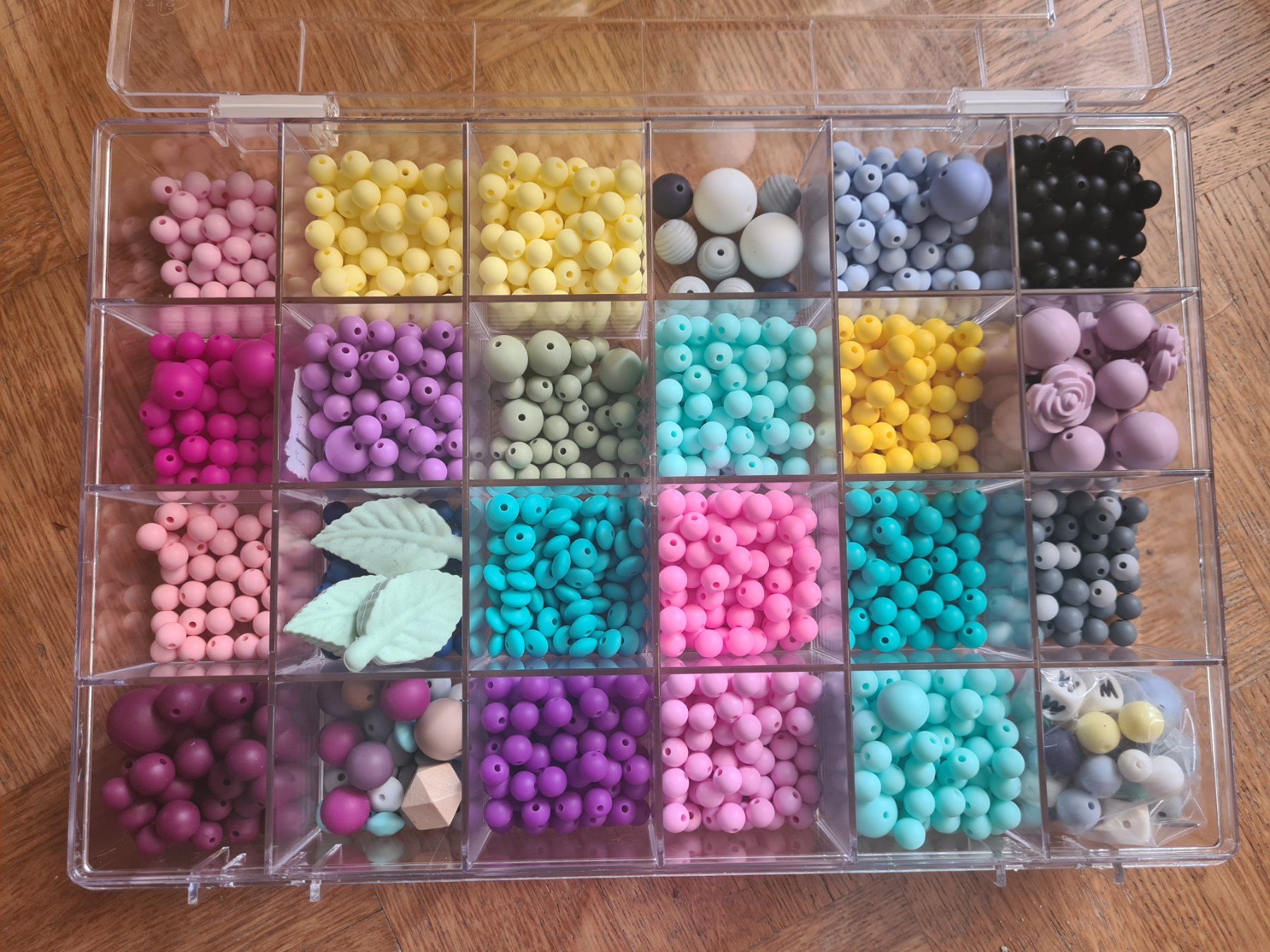 Perle (finte): Lot de perles en silicone pour loisirs créatifs – Nuovo (secondo la descrizione) da Nyon venduto da Dap_j77s