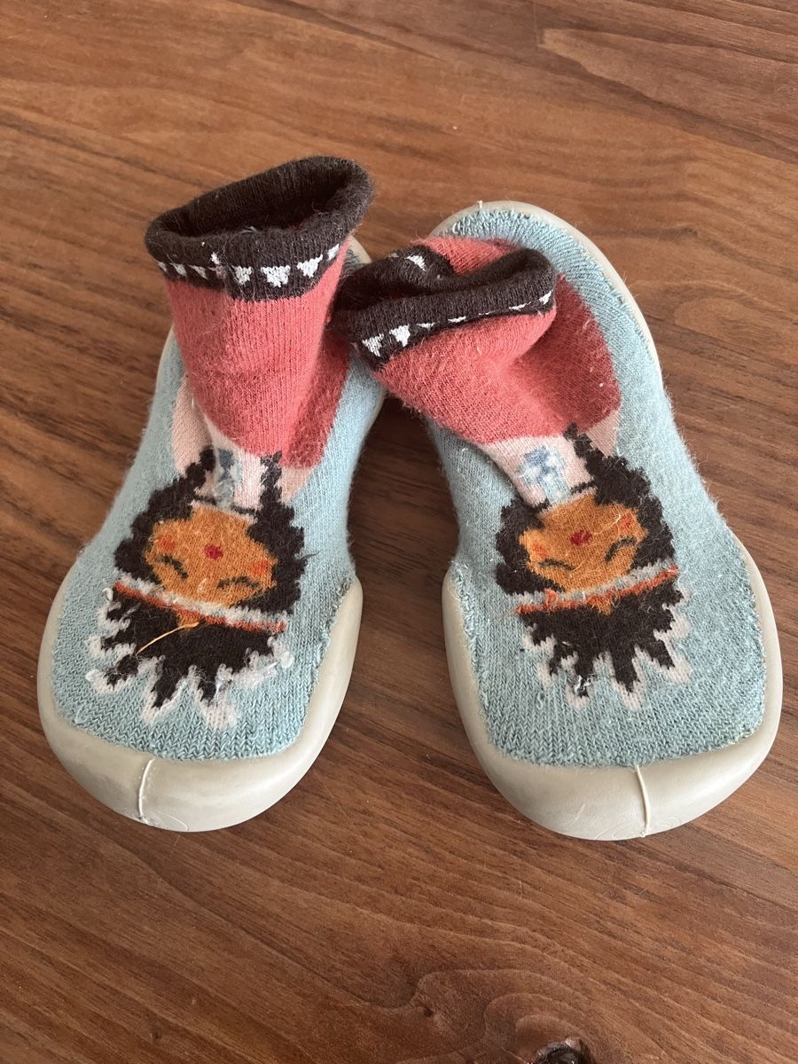 Scarpe per ragazzi: Collegien Haussocken Gr. 22/23 – Usato da Schaffhausen venduto da _sonnenkind_