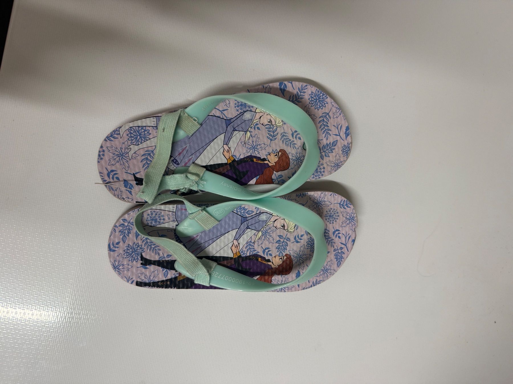 Chaussures filles: Frozen flip flop – D'occasion à Bülach par samiib