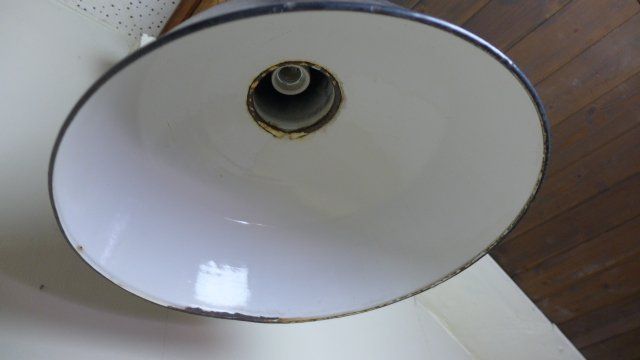 Lampes: Atike Fabriklampe mit grauem Emailschirm – D'occasion à Zürich par thn_gx89 2