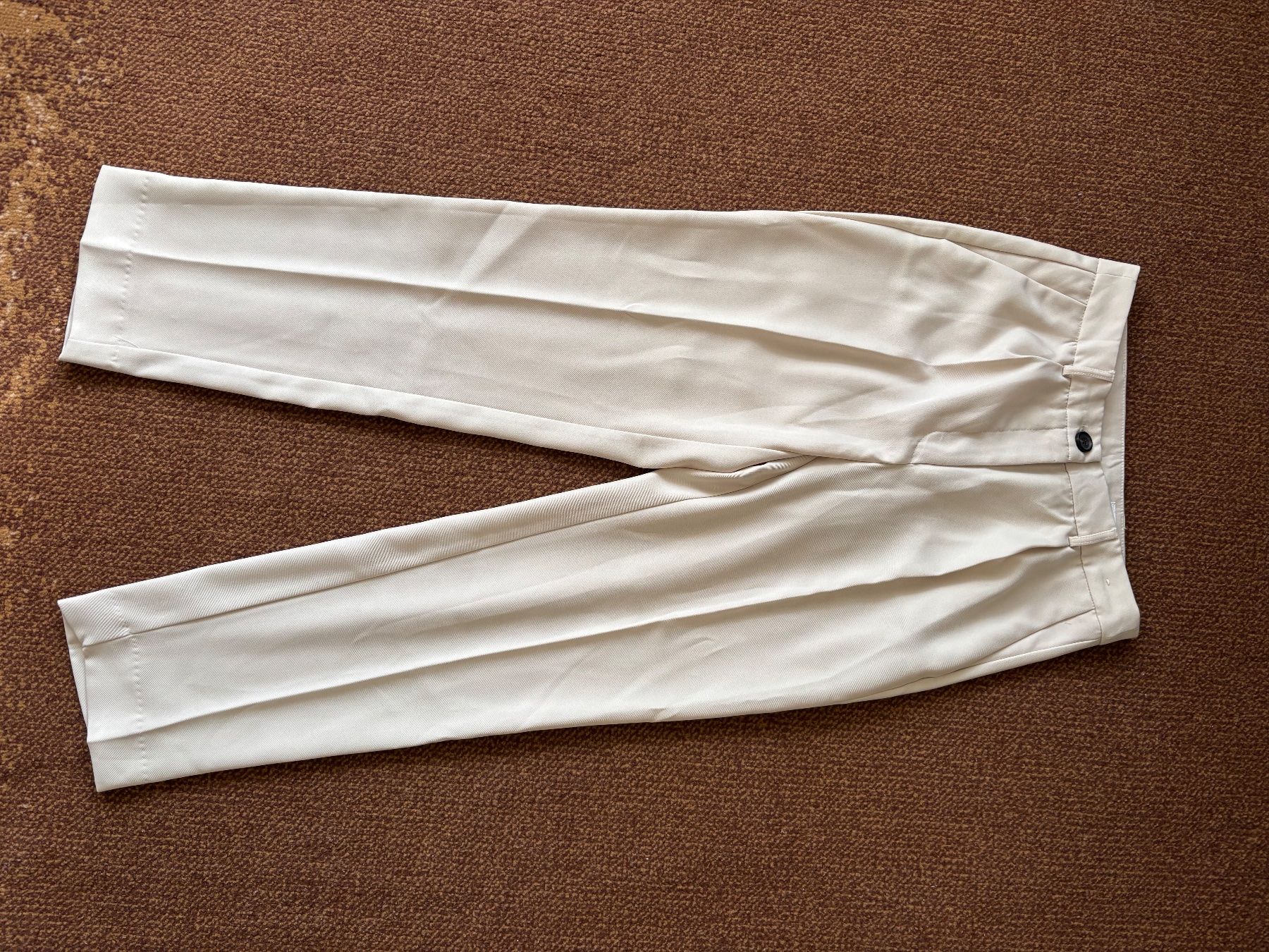 Lotti di vestiti: Beige Suit – Nuovo (secondo la descrizione) da Confignon venduto da Second_Hand_Ch 5