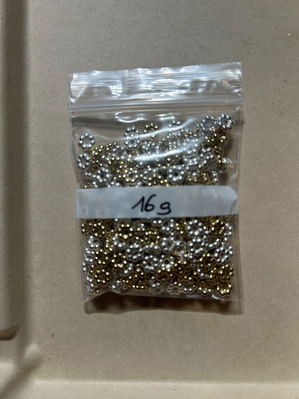 Perle (finte): Lot de perles heishi pour bracelet – Nuovo (secondo la descrizione) da Bouveret venduto da sev_qj7l 3