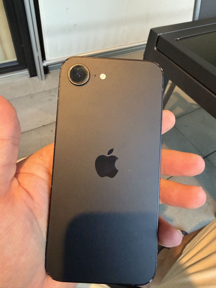 Apple Telefoni cellulari / Smartphones: iPhone 16e 128GB Schwarz – Difettoso da Rothenburg venduto da igic14 5