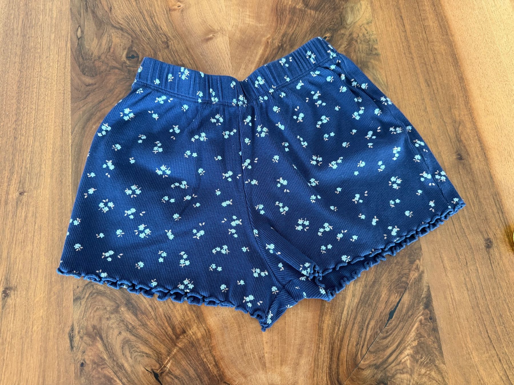 Next Pantaloni: Shorts, Next, Grösse 104 – Usato da Haslen AI venduto da s176