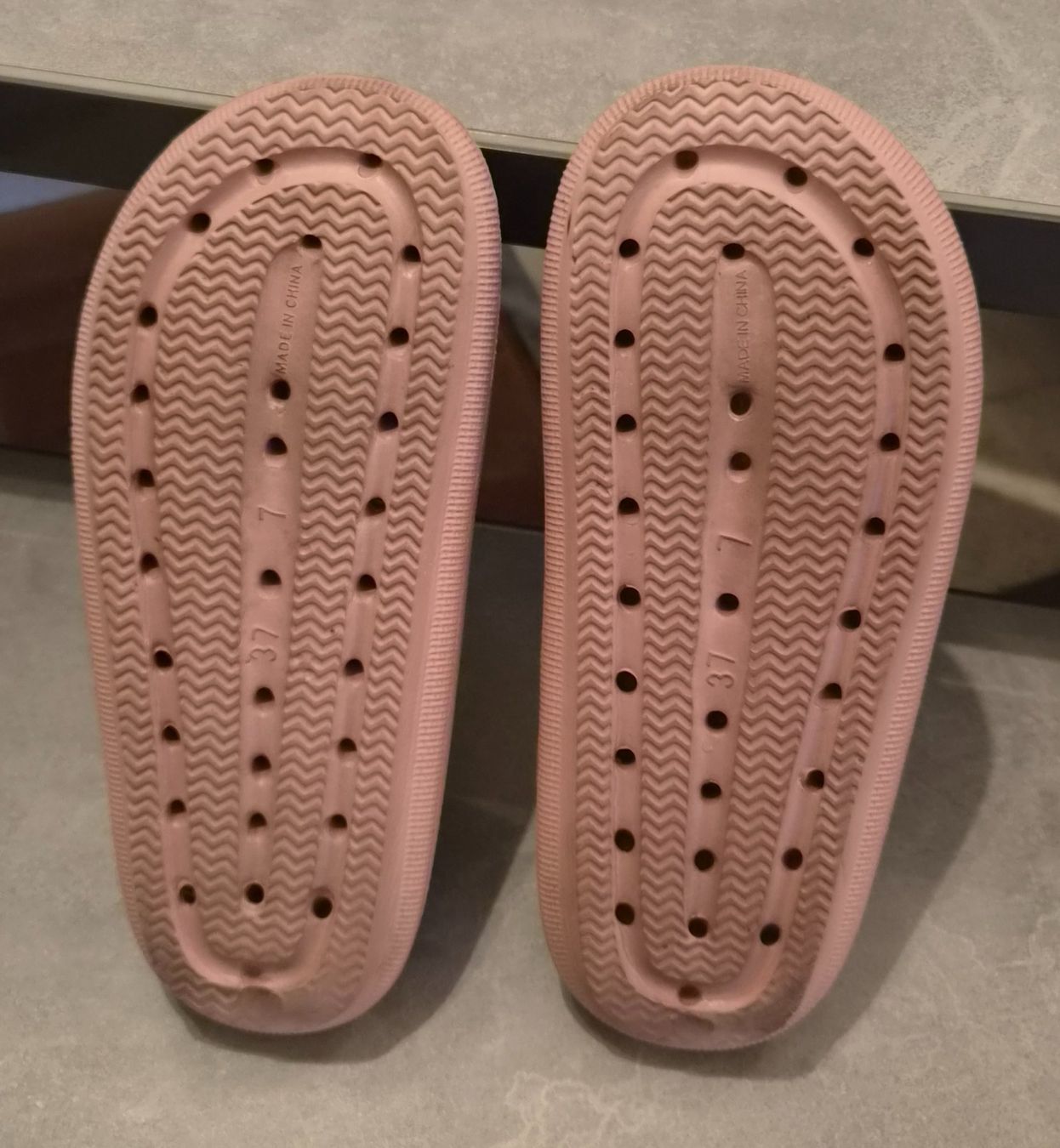 Scarpe da donna: Badeschlappen Gösse 37 – Nuovo (secondo la descrizione) da Itingen venduto da Claudia.E 1